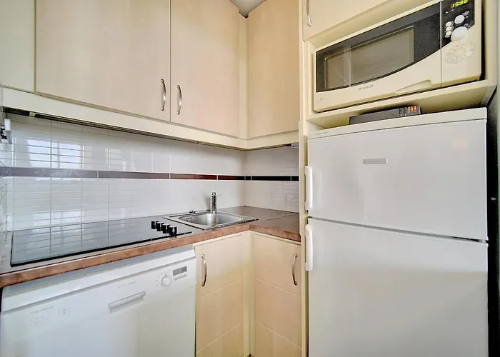 Immogroom - Sea View - Pool - Terrace - Parking - Air Conditioning